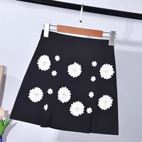 Nhỏ sáu 2018 mùa hè Hàn Quốc phiên bản của ba chiều hoa trang trí gói hip cao eo váy daisy váy quần nữ chân váy chữ a hàn quốc
