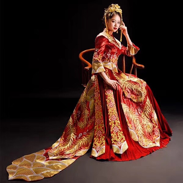 Suhe traditional wedding dress for bride, Chinese style, fitted, dragon and phoenix, suitable for teen