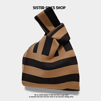 Горизонтальный и вертикальный черный кофе