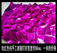 Гвоздь составляет около 0,9 метра розового красного метра