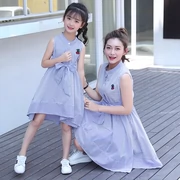 2018 mới thời trang Hàn Quốc phiên bản của gia đình nạp mùa hè ăn mặc nữ sọc dọc cherry thêu không tay cô gái ăn mặc