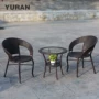 Wicker ghế cà phê bàn ​​ba mảnh ban công giải trí giải trí ngoài trời đồ nội thất trong nhà kết hợp mây ghế ghế vườn bộ bàn ghế sân thượng