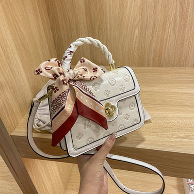taobao agent Advanced summer shoulder bag, universal handheld chain from pearl, one-shoulder bag, high-end
