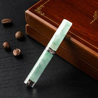 Нефритовый рот укуса (серебристого серебра