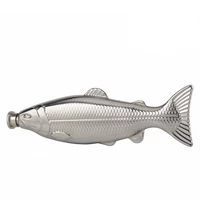 Немецкая единственная креативная рыба в форме малых объятий рыб 4 унции 304 вина из нержавеющей стали.