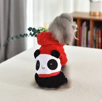 Четырехногих красный панда коралловый бархат