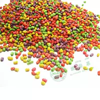 100 граммов красочных закусок рисового зерна
