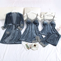 Четырех -купая золотая бархатная вода -сосуществуем