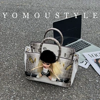 Узор змеи белый (черная шляпа белая трусика)