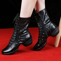 Черные блые одиночные ботинки