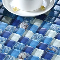 Темно -синяя раковина