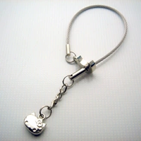 Счастливая кошка