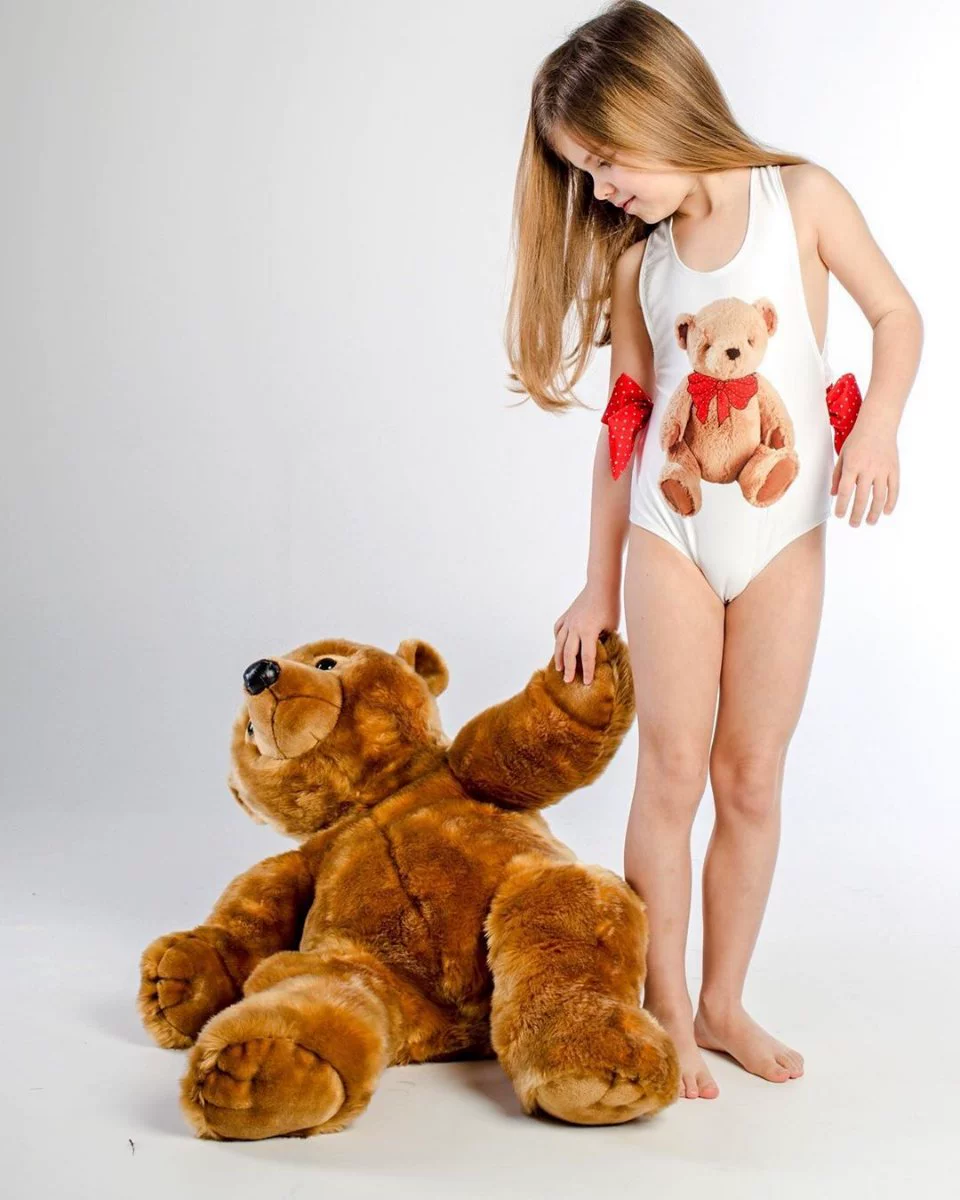 2020 Amoi Ins hot cô gái Teddy gấu bông nơ đỏ kỳ nghỉ áo tắm một mảnh trẻ em không lưng - Đồ bơi trẻ em