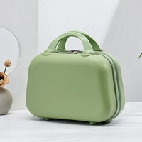 Оливковая зеленая модель макияжа PP