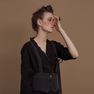 Vòng kim loại dây đai dọc vest eo tráng đơn ngực thiết kế ban đầu DIDDI STUDIO áo gió nữ đẹp