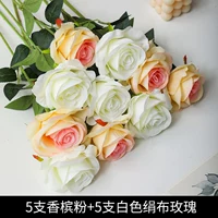 5 розовых шампанских + 5 белых шелковых роз