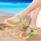 Giày đi biển mùa hè mới có lỗ chống trượt cho nữ mang bên ngoài dép y khoa xăng đan y tá đế dày