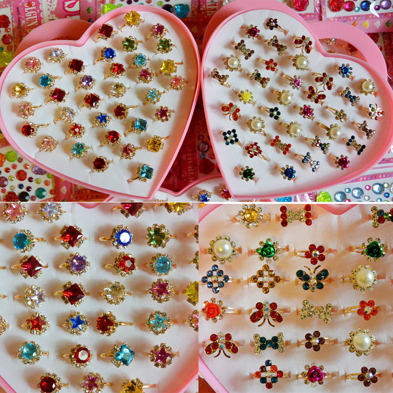 Золотое кольцо love. Детали кольца ювелирного. Кольца чимина. Модные кольца. Золотые колечки для девушек.