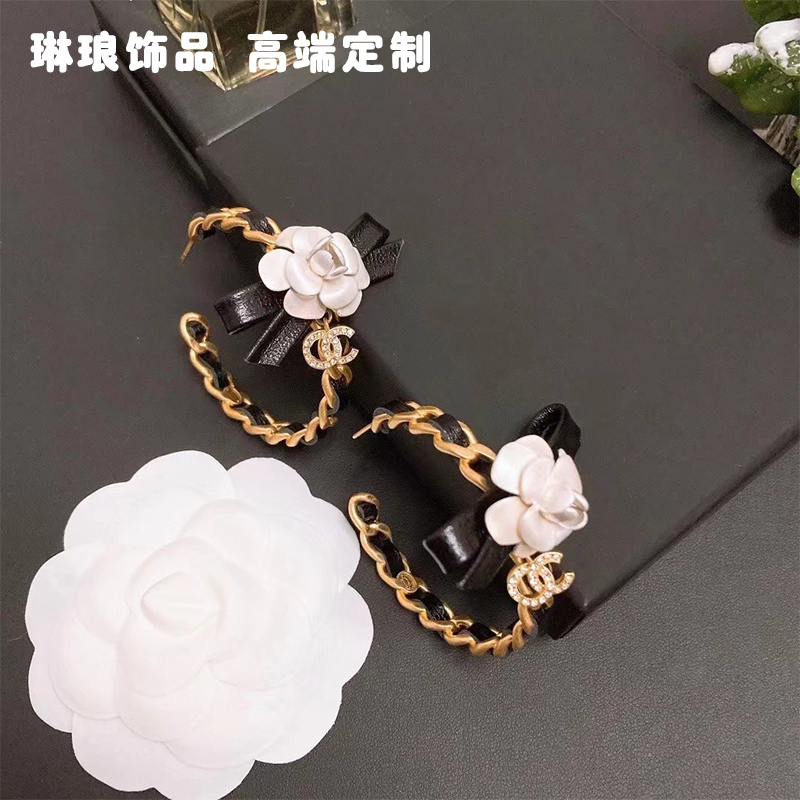 Camellia Flower EarringsXin Zhilei Same Retro Xiaoxiang mount bai Camellia Earrings necklace Earring Bracelet sweater chain High end customization