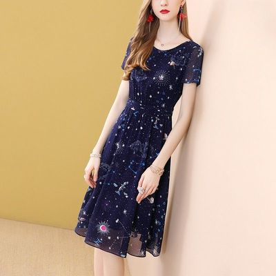蓝色星空印花连衣裙女夏装2021年新款时尚法式气质A字裙