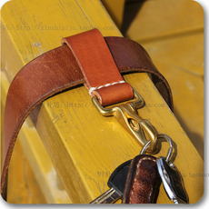 Брелок 真皮钥匙扣硬牛皮纯手工纯铜扣个性复古包邮植鞣革腰挂钩扣 Shi Pufang