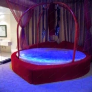 Nhà máy trực tiếp hình trái tim giường vui vẻ giường giường nước giường đỏ giường điện vui vẻ giường điện theme nội thất khách sạn