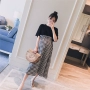 Thai sản mặc 2018 mùa hè lưới mới khâu màu sắc tương phản eo giảm béo thời trang dài phụ nữ mang thai ăn mặc Hàn Quốc áo lót bầu