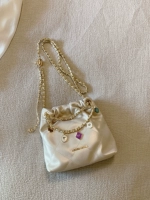 Цвета шампанского