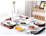 Một mặt hàng với bát và bát đĩa theo phong cách Bắc Âu cho hộ gia đình sử dụng Bát vuông vuông kết hợp đơn giản với bộ đồ ăn mới màu đỏ
