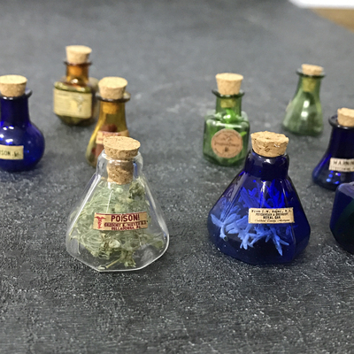 taobao agent I/6bjd simulation modeling potion bottle six -point soldiers Xiaobuwa house furniture scene retro micro -shrinking OB11