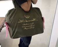 Армейские зеленые косой персонажи