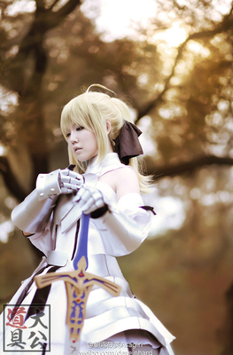 taobao agent [Dagong prop] Fate Go Saber Lily, Armor 2.0 version of COS props customized