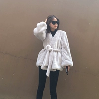 Mùa đông 2018 mới áo khoác lông giả nữ ngắn phần phiên bản Hàn Quốc của cà vạt giả lỏng lỏng với thắt lưng sang trọng áo dạ lông