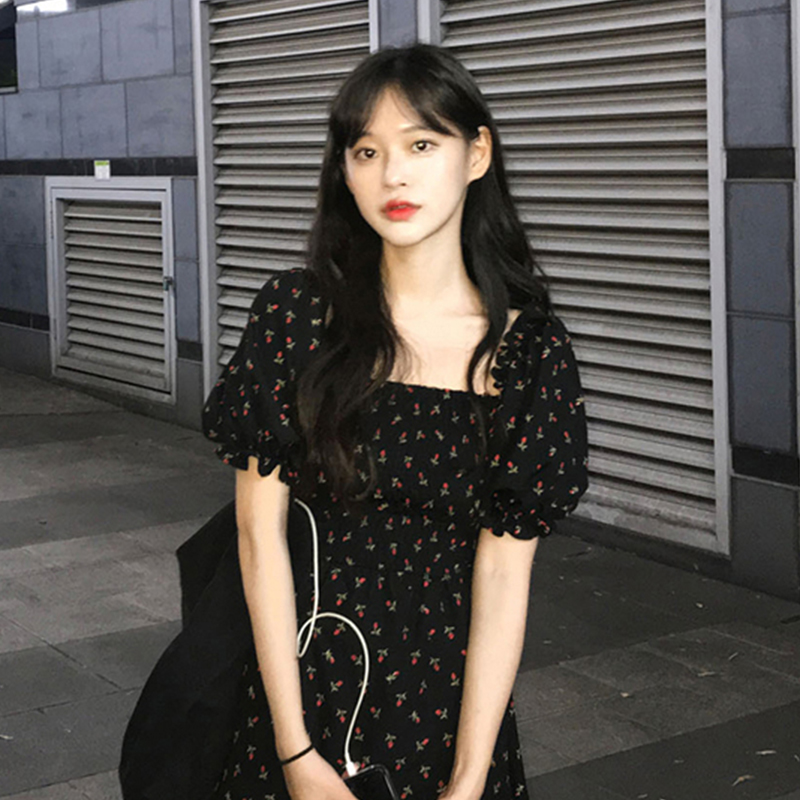 Black MFrench Retro little chap Cool and cute Broken flower Chiffon Dress Female collar puff sleeve Hepburn Little black dress