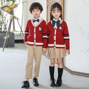 Quần áo mẫu giáo mùa xuân và mùa thu tải Anh gió ba mảnh phục vụ lớp trẻ em tùy chỉnh đồng phục trường tiểu học áo len mùa thu
