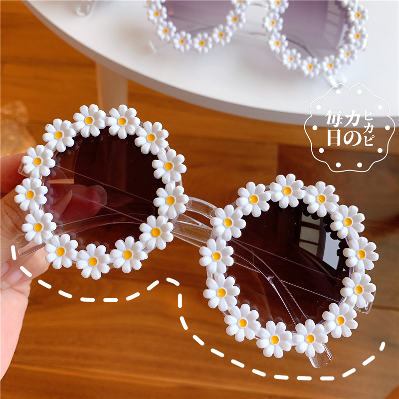 Orangevintage Sunglasses Port style Europe and America Retro photograph cat eye Sunglasses Purple series lovers pose female collocation