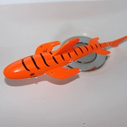 Hồ bơi chơi mô hình cá voi cá mập bé tắm đồ chơi nổi trong nước