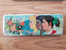 Коробка 文革 文具盒 铁皮文具盒 铅笔盒 亚非拉女孩