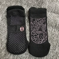 Синтезированные удерживающие тепло комфортные нескользящие носки для йоги