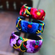 Gió quốc gia vải vòng đeo tay bán buôn Vân Nam du lịch quà lưu niệm cổ điển ban đầu thêu vòng đeo tay nữ bán buôn
