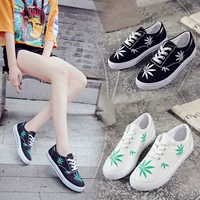 Hàn Quốc ulzzang hot sale Harajuku Giày vải lanh Nhật Bản in nền trắng lá cây gai dầu xanh lá cây văn học nữ giày giày sneaker nữ