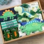 Bé hộp quà tặng trẻ sơ sinh hộp quà tặng nam bé bông quần áo phù hợp với khủng long đồ chơi trăng tròn hộp quà tặng spree danh sách đồ sơ sinh