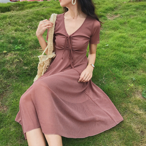 Mùa hè mới tính khí retro sâu V-Cổ ren ngắn tay đầm nữ cao eo Slim dài tóc Một từ váy vay dep
