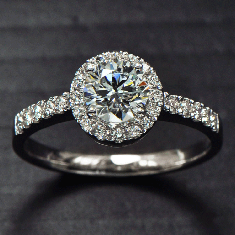 Кольцо с бриллиантом алмаз