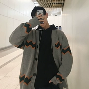 Mùa thu 2018 nam mới phối màu áo len cardigan Hàn Quốc áo sơ mi rộng giản dị