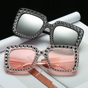 2018 mới quá giả kim cương kính mát Châu Âu và Mỹ xu hướng thời trang cá tính sunglasses net red ladies sunglasses