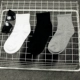 3 đôi ulzzang Hàn Quốc đơn giản Nhật Bản màu đen và trắng xám rắn màu trắng nam và nữ đôi tất ống - Vớ hàng tuần