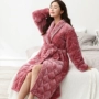 Áo ngủ nữ mùa đông dày và đồ ngủ dài nhung san hô áo choàng ba lớp cộng với áo choàng nhung ấm áp mùa đông áo ngủ đẹp