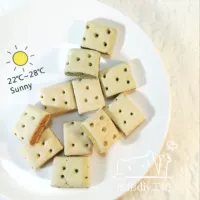 3 сэндвич -пирожные с фруктами.