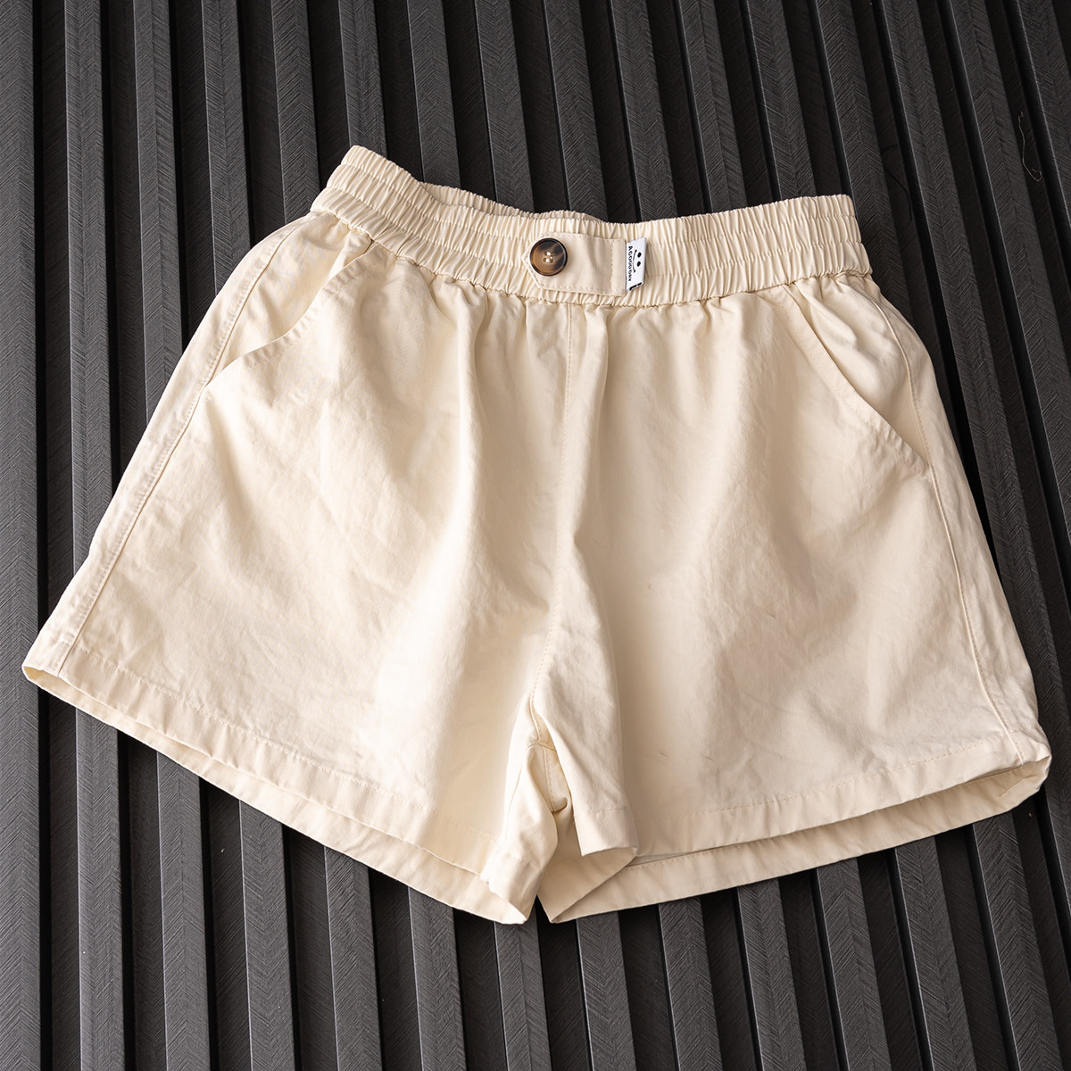 纯色松紧腰休闲短裤女2022夏季新款韩版宽松高腰直筒单扣三分裤